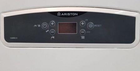 Газовый котел Ariston CARES XC 24 FF